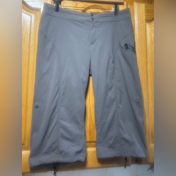 Columbia Titaniun Omni-Shade Gray Capris Knee Hiking Trail Pants Women’s Size 8 - Picture 5 of 9